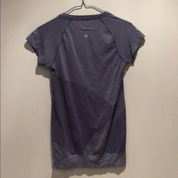 Lululemon Workout T-Shirt - Picture 3 of 5